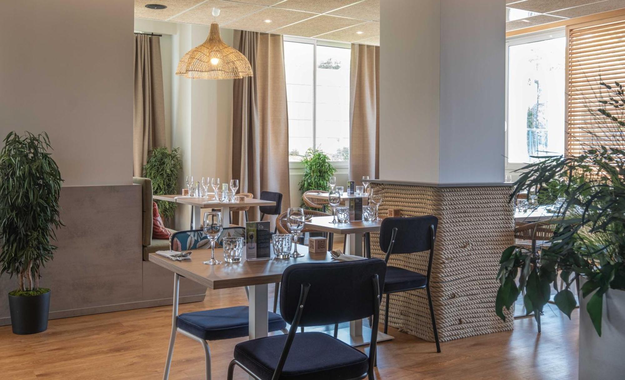 L'Escale Marine, The Originals Relais Hotel Crozon Bagian luar foto