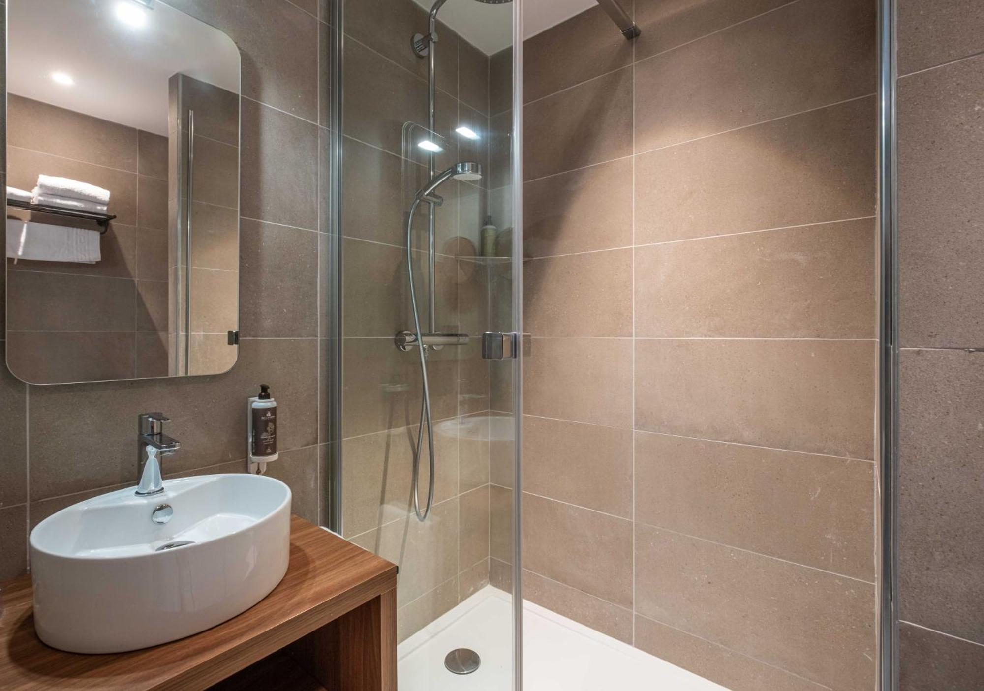 L'Escale Marine, The Originals Relais Hotel Crozon Bagian luar foto